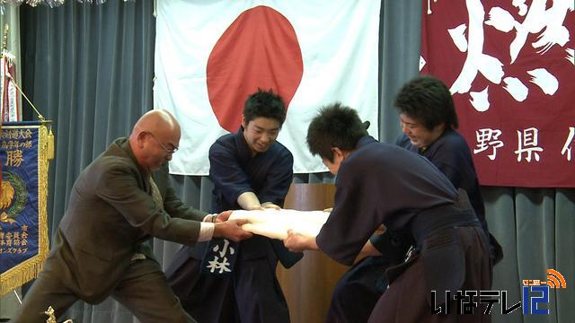 市内少年剣道クラブで鏡開き