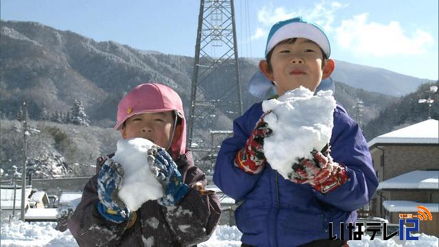 雪の影響　交通機関に乱れ