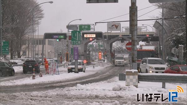 伊那地域も大雪　生活に影響