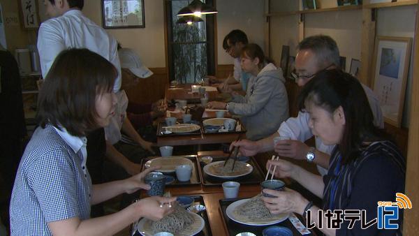 市街地にそば店開業を応援