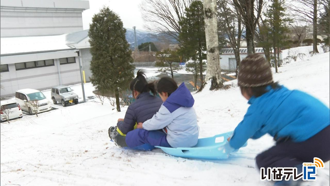 今季初のまとまった雪