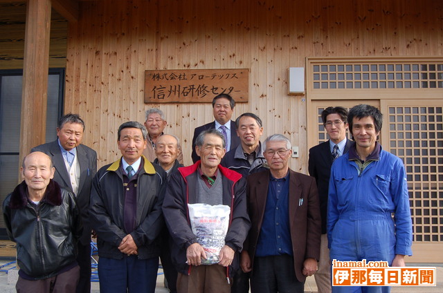 伊那有機栽培研究会会長<br>伊那市東春近下殿島<br>鳥原　實(まこと)さん(76)