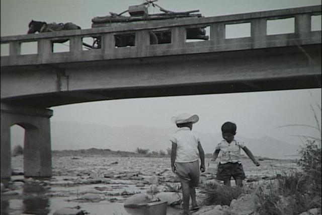 【カメラリポート】2006年7月豪雨災害から2年半<br>架け替えの新殿島橋完成間近
