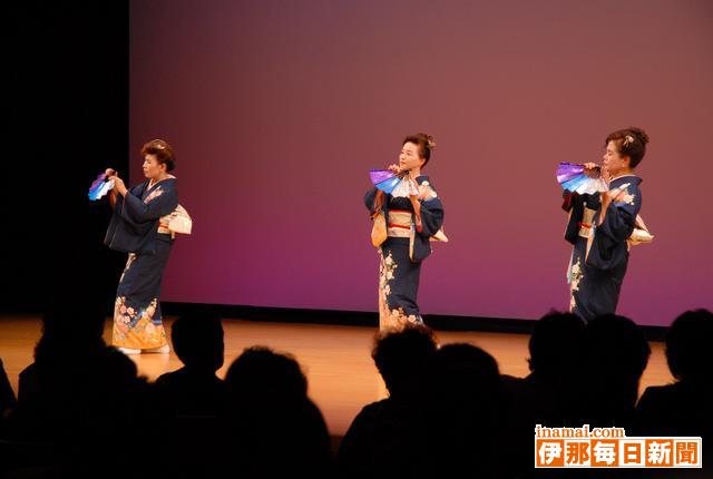 日本舞踊「泉舟流」が発表会　優雅な踊りで観客魅了