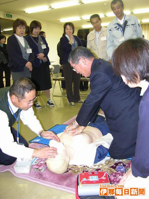 AED導入で全職員対象の救急救命法講習会