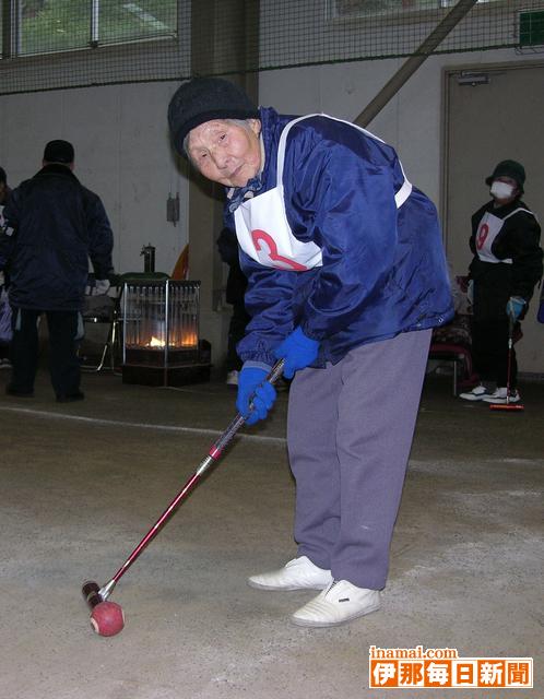 南箕輪村の矢沢はなえさん(98)<br>日本ゲートボール連合表彰で健康功労賞受賞