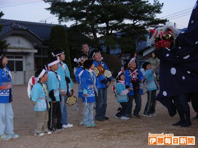 大久保熊野社例祭、子どもたちの囃子もにぎやかに