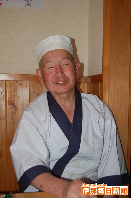 手打ちめんと食事処「藤よし」の店主、吉川定さん(67