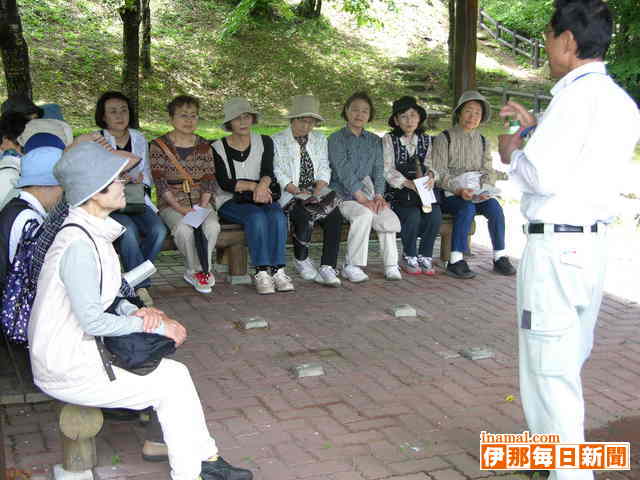 公民館婦人学級が史跡めぐり