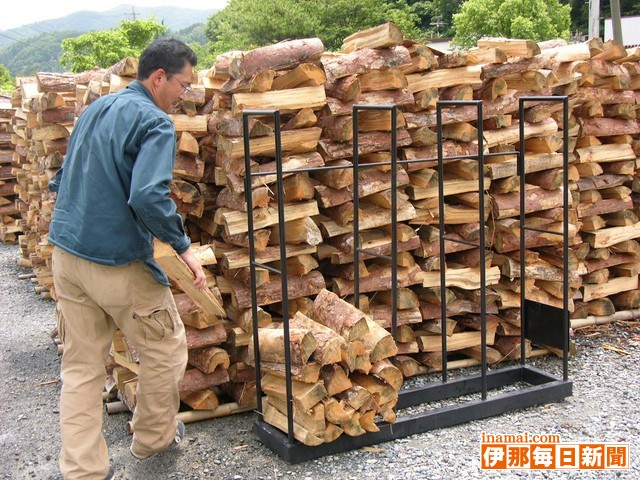 DLDが地元住民と協力して間伐材まきの配達事業を開始
