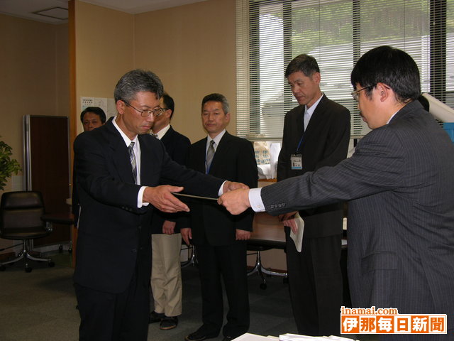 三峰川総合開発工事事務所が優良工事施工者などを表彰