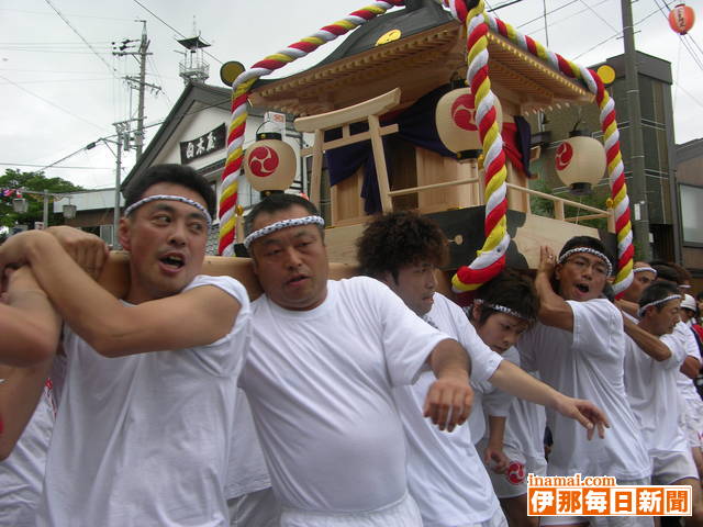 津島神社祇園祭、あばれみこし勇壮に