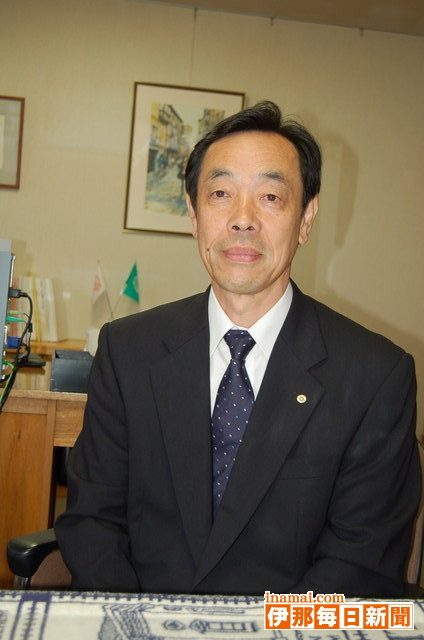 山田敏郎教育長(57)飯島町田切