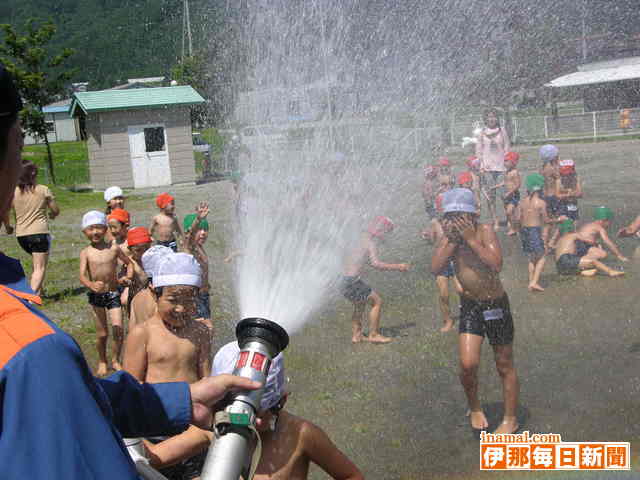 ごほうびに水遊び