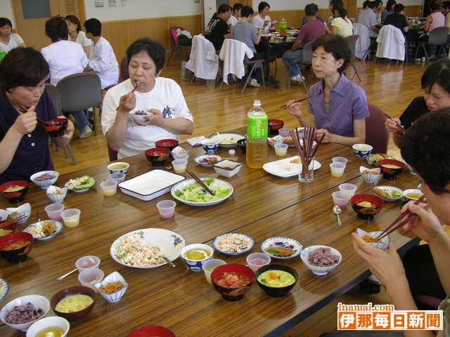 伊南の学校給食関係者が料理講習会