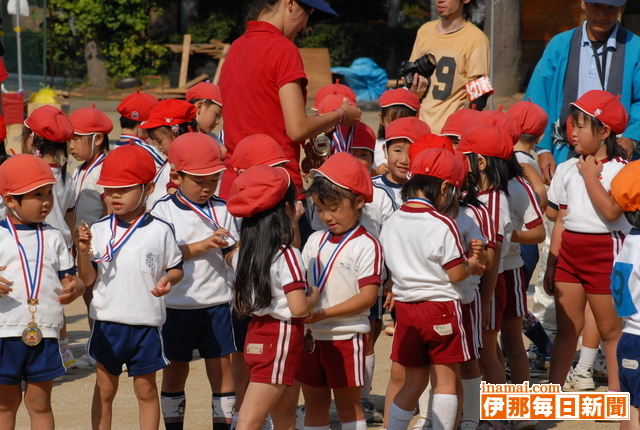 幼稚園祭　にぎやかに