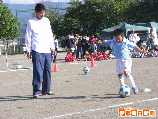 元日本代表の沢入さんがサッカー教室