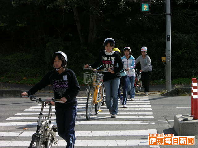 赤穂東小で秋の交通安全教室