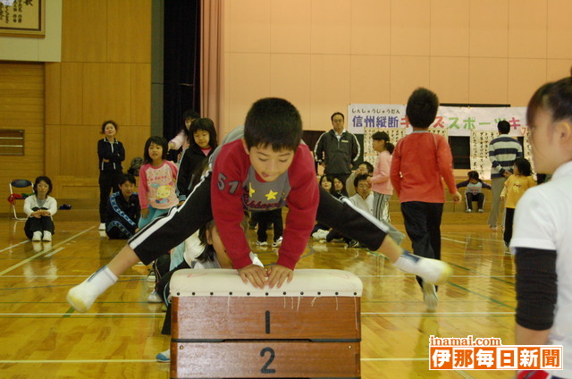 上伊那地域「信州縦断キッズスポーツキャラバン」<br>箕輪町で柳沢運動プログラムなど親子で