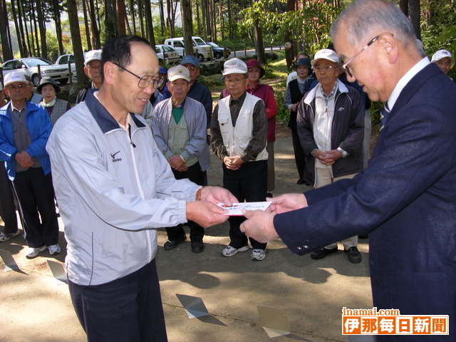 マレット同好会チャリティ大会、村社協に寄付