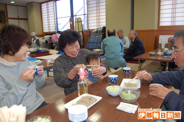 木下ふれあい蕎麦(そば)の会が地元住民を招いてそば祭りを開催