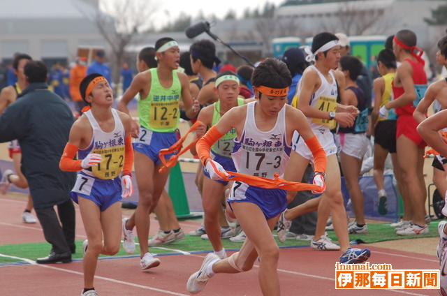 全国中学校駅伝<br>県代表の駒ケ根東　男子15位、女子18位と健闘