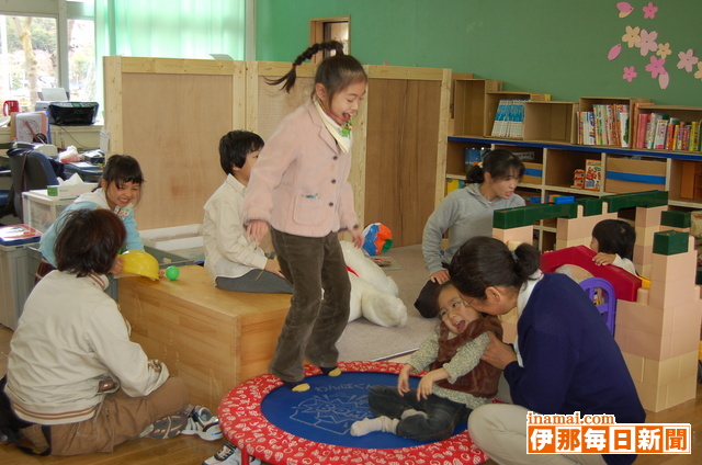 中沢小学校に県伊那養護学校の分教室「はなももの里」が開設