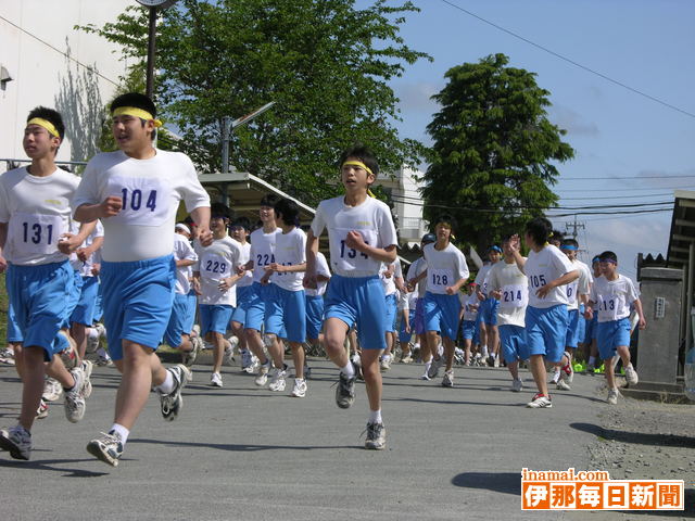 箕輪中学校で強歩大会