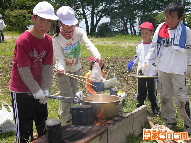 箕輪西小学校でカレー会