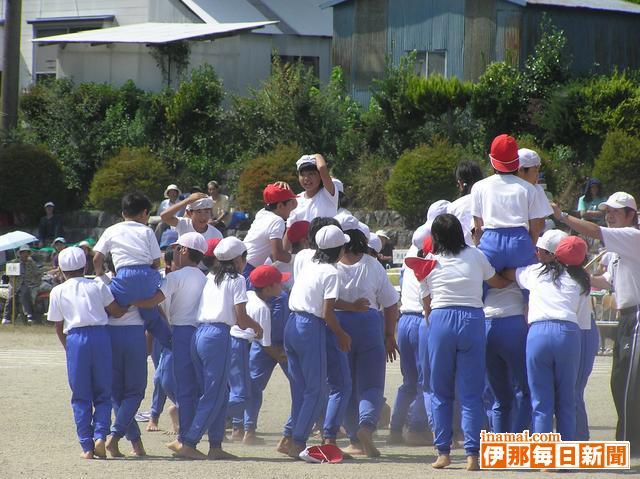 飯島町の2小学校所で運動会