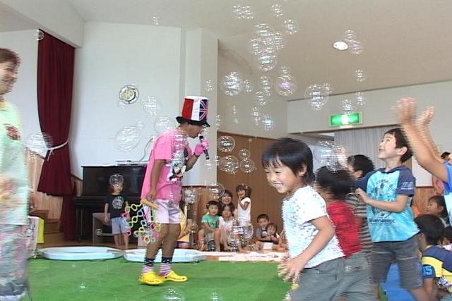 伊那市天使幼稚園でシャボン玉ショー