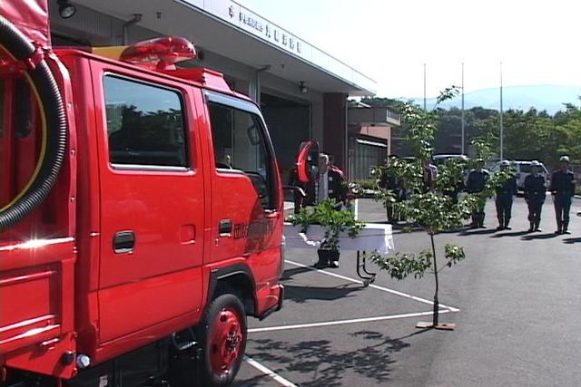 箕輪町消防団<br>小型動力ポンプ付積載車入魂式