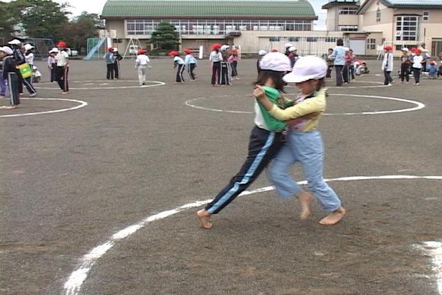 伊那東小で伝統の相撲大会