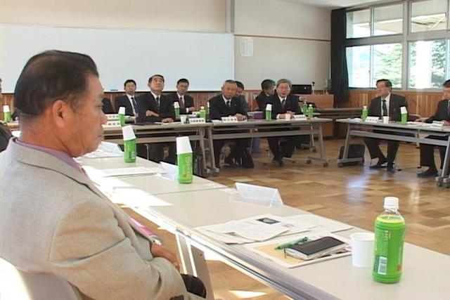 県教育委員会地域懇談会<br>箕輪進修高校で懇談