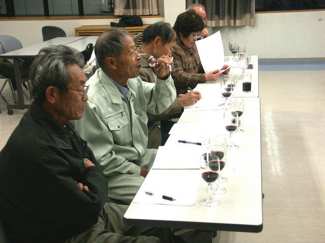 たゆまぬ努力で美味しいワインに、宮田村の山ぶどう栽培組合が学習会