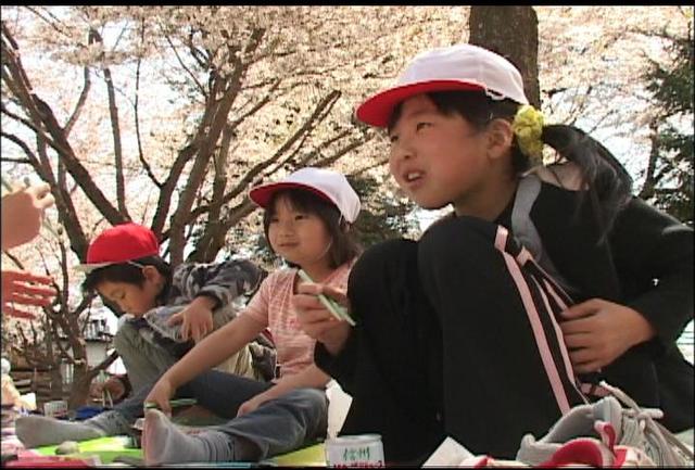 手良小学校　お花見給食