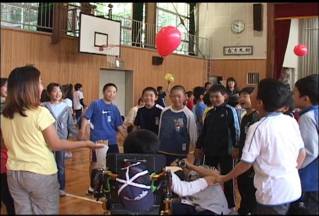 伊那養護学校と西箕輪小学校の児童が交流