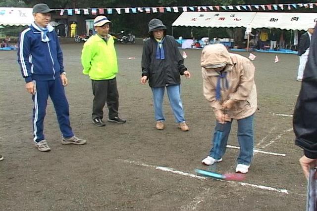 御園区で雨の中運動会