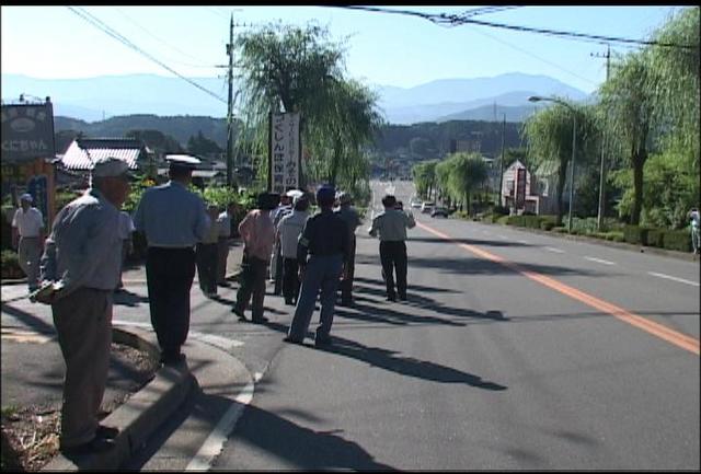 アクセスに歩道橋設置要望