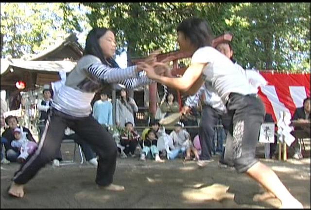 荒井神社で奉納相撲