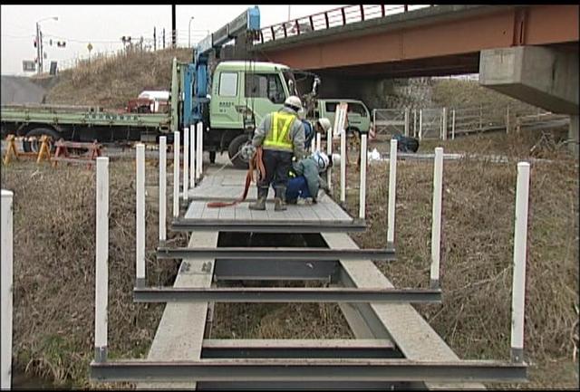 殿島橋の仮設歩道など撤去