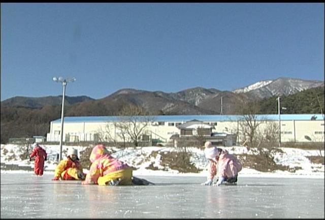 上古田保園児　スケート楽しむ