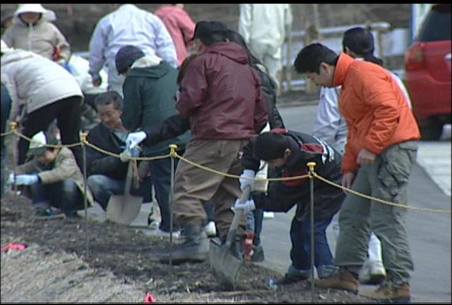 北小河内区中村常会で記念植樹