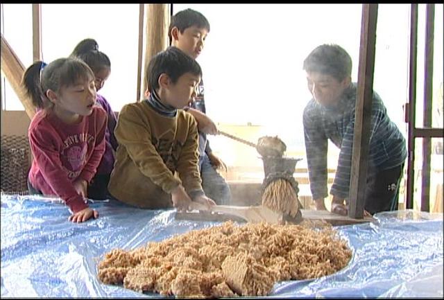 かま塾で味噌造り