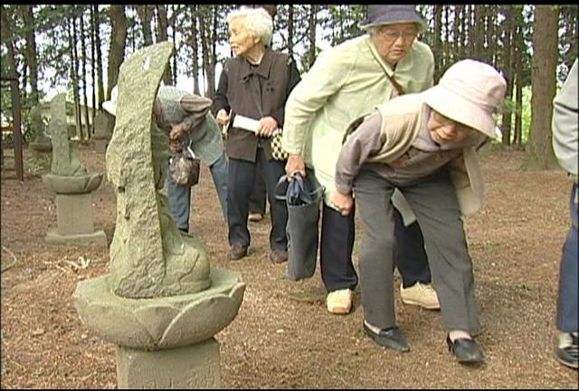 田畑の老人会が史跡巡り