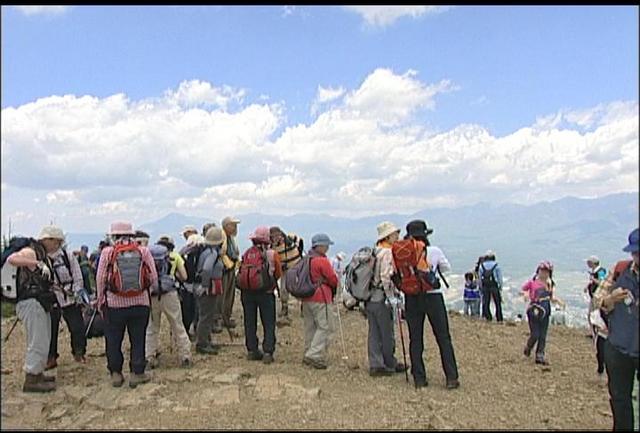 入笠山で開山式