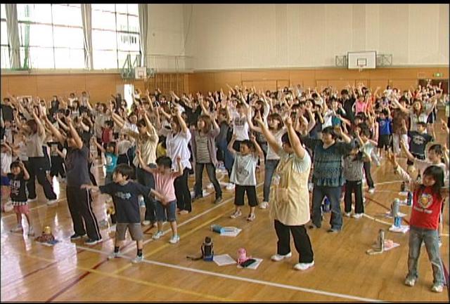 箕輪東小学校「親子でふれあい運動」