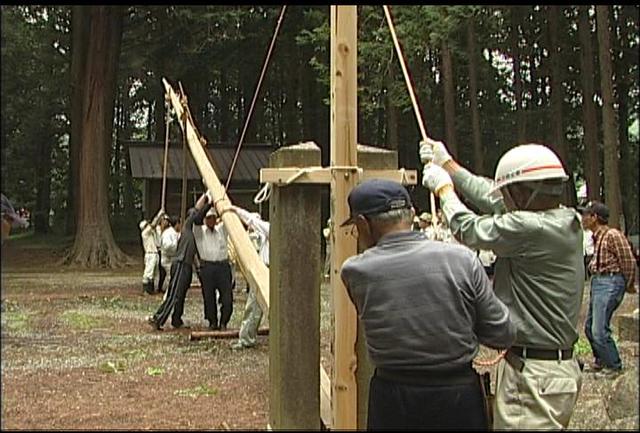 宮ノ花八幡社で幟建て実演