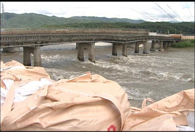 天竜橋さらに橋脚沈下