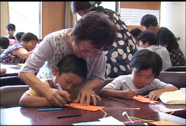 北小河内ふれあい会が園児と交流